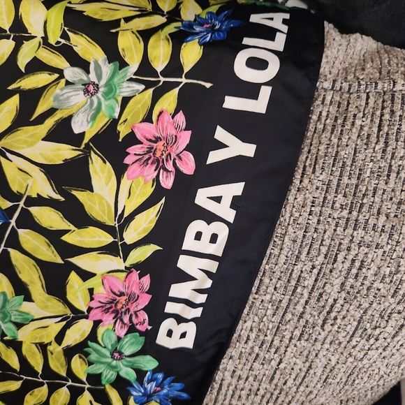 Bimba Y Lola Scarf Women's Black Floral Phoenix Bird Nature Multicolor SilK? - Picture 4 of 4